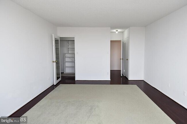 Building Photo - 5225 Pooks Hill Rd