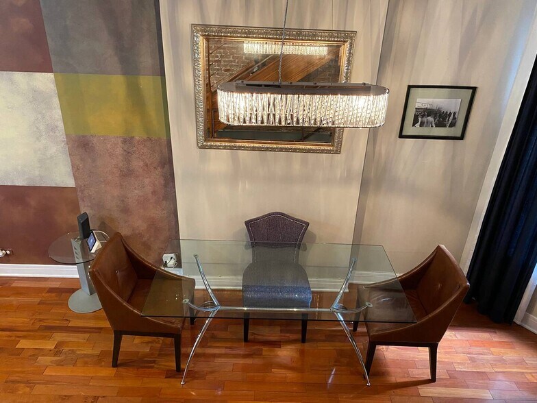 Building Photo - 419 E Oakwood Blvd