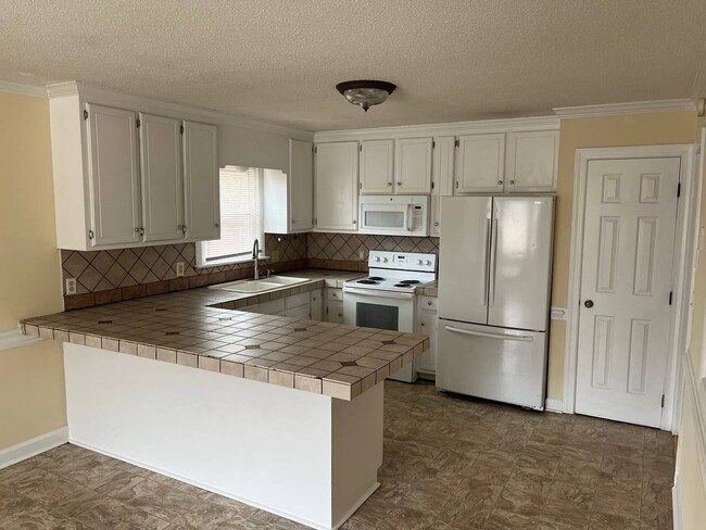 Building Photo - 8100 Winsters Fax Ct