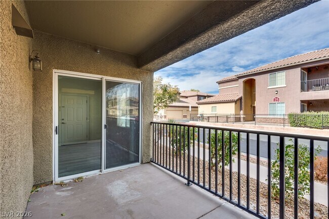 Building Photo - 6868 Sky Pointe Dr