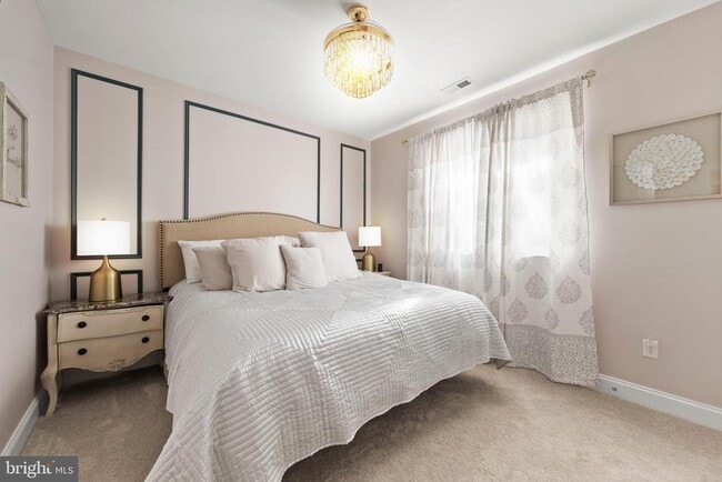 Building Photo - 607 Somerstown St