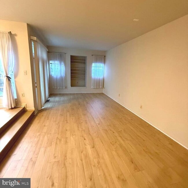 Building Photo - 13120 Misty Glen Ln