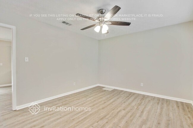 Building Photo - 7110 Carolyn Cir