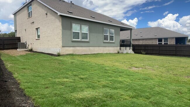 Building Photo - 4128 Home Place Rd