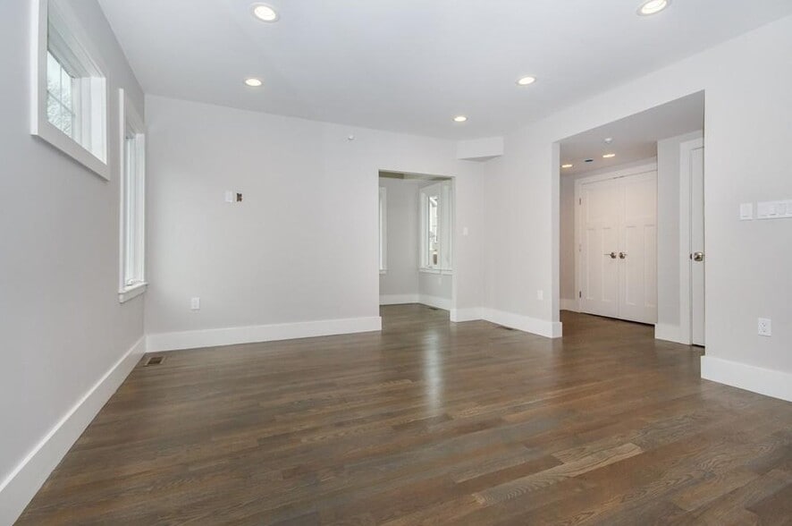 Building Photo - 491 Ashmont St