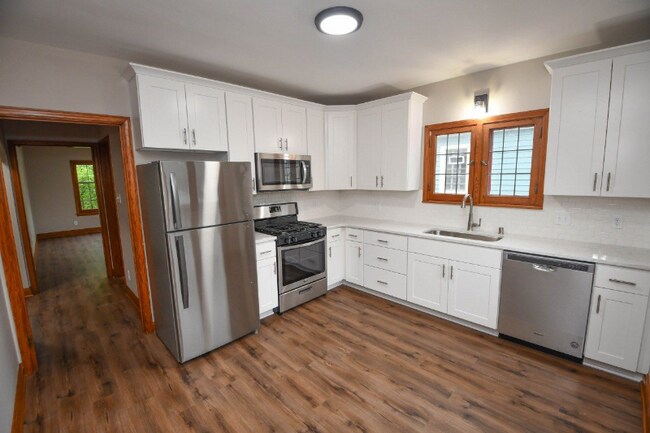 Building Photo - 3151 S Quincy Ave