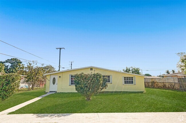 Building Photo - 6110 SW 38th St