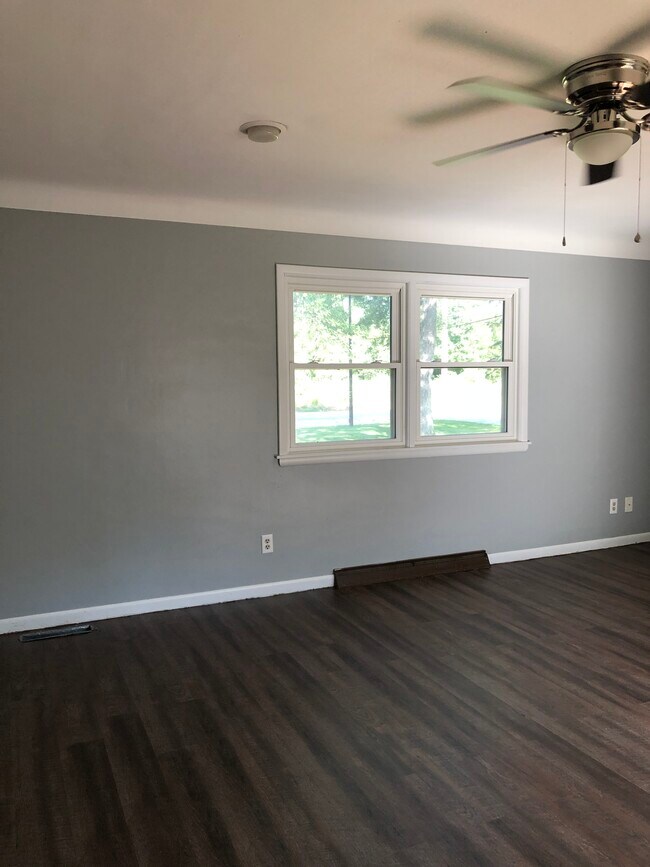 Building Photo - Graduate Gardens