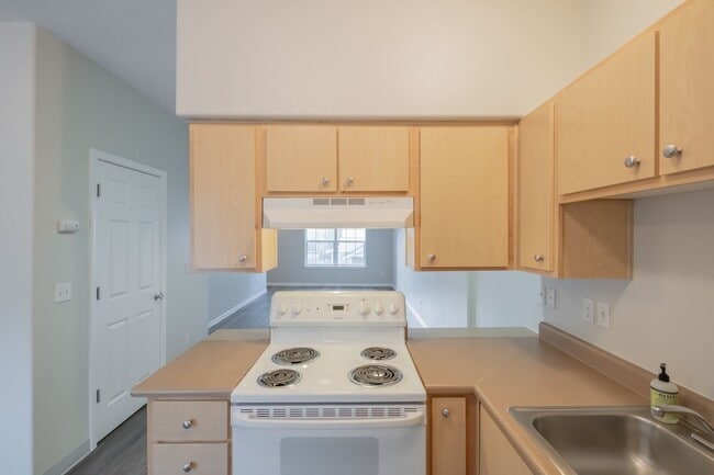 Building Photo - Stylish 2-Bedroom Condo Near OSU – Spaciou...