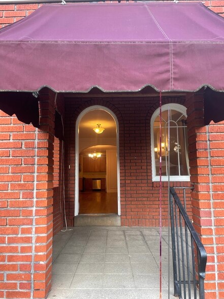 Building Photo - 1422 N Negley Ave