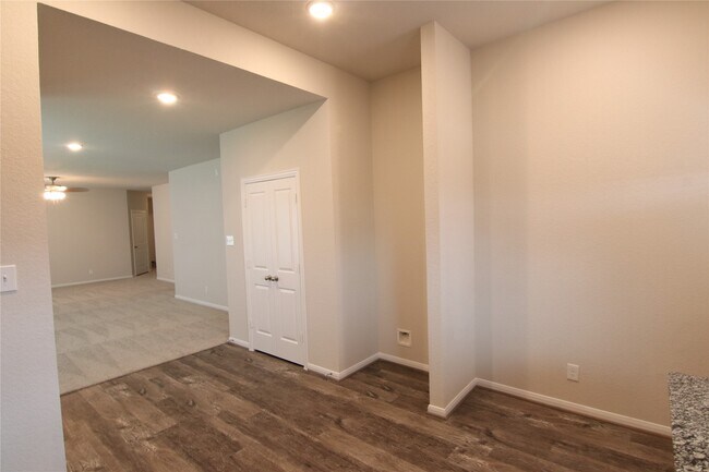 Building Photo - 24010 Farmstead Dr