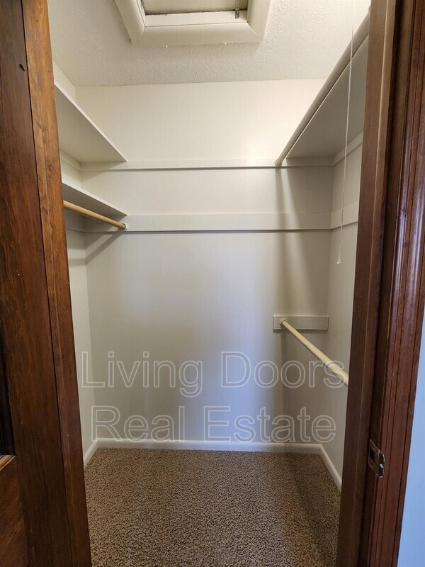 Building Photo - 7821 Trendwood Dr