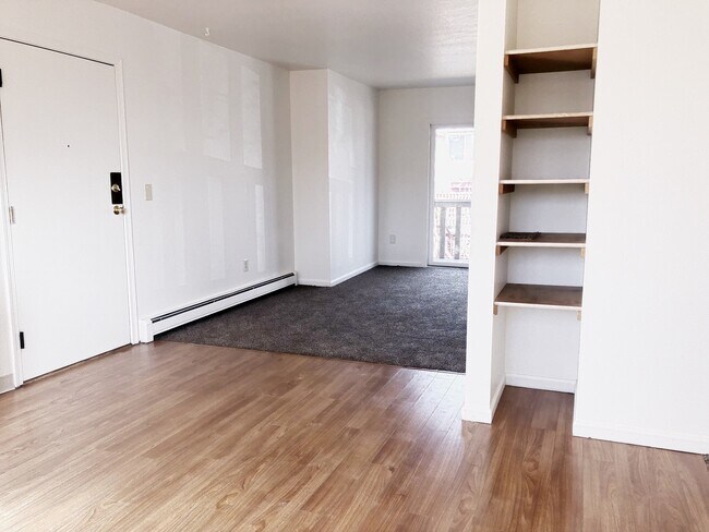 Building Photo - 1103 Broaddus St