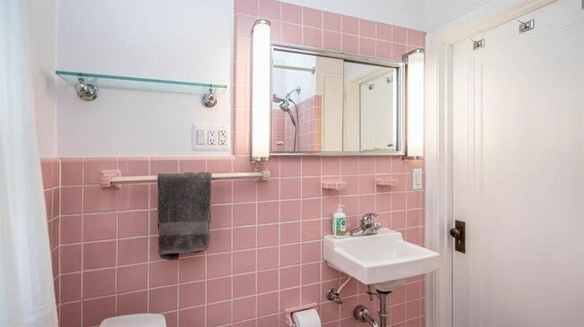 Building Photo - 1205 Miller Ave