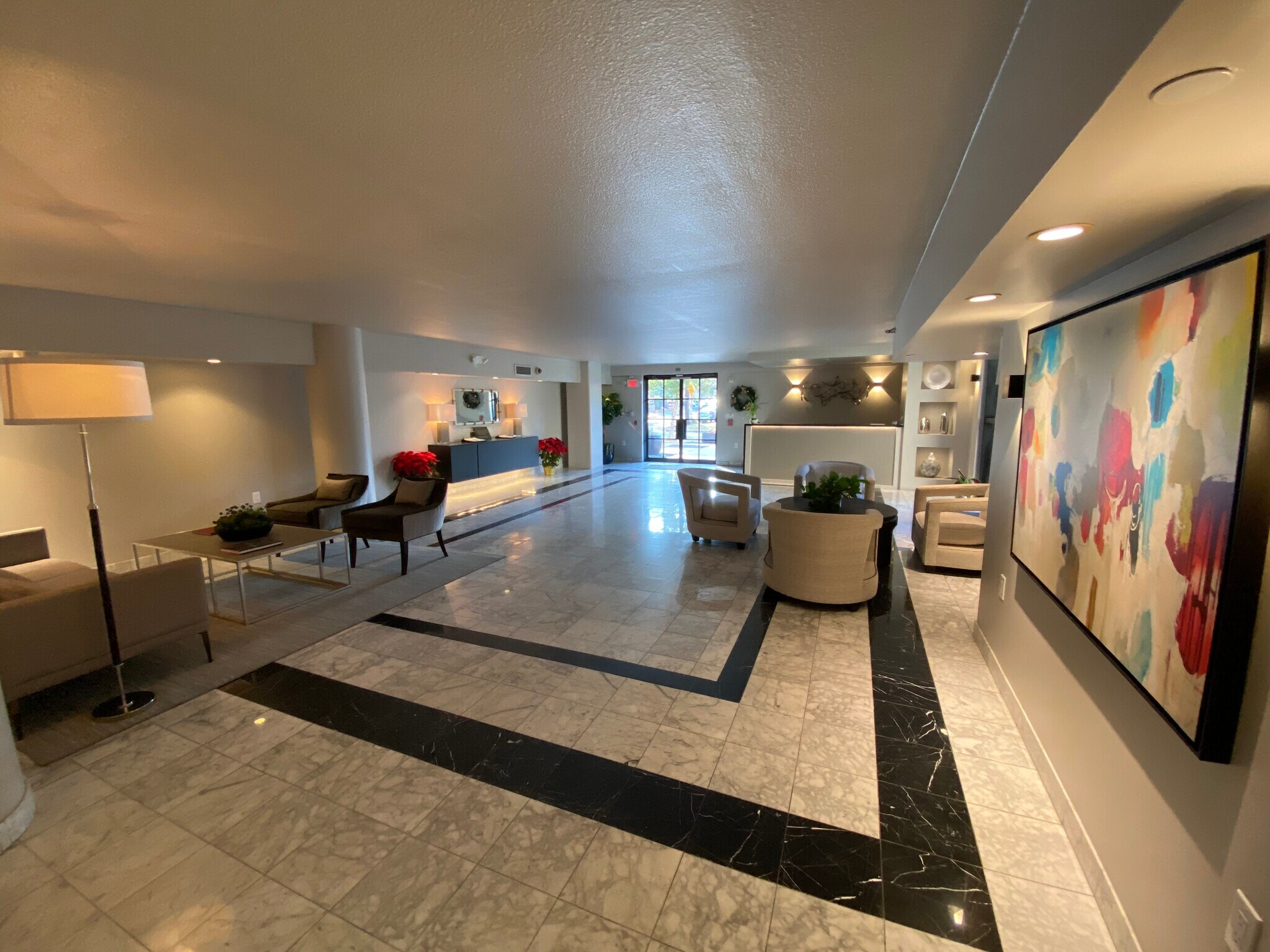 Building Photo - 1025 S Shepherd Dr