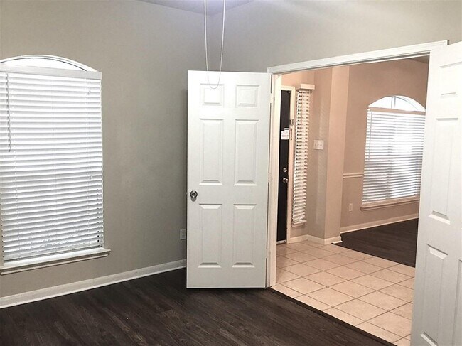 Building Photo - 16518 Barker Ranch Ct