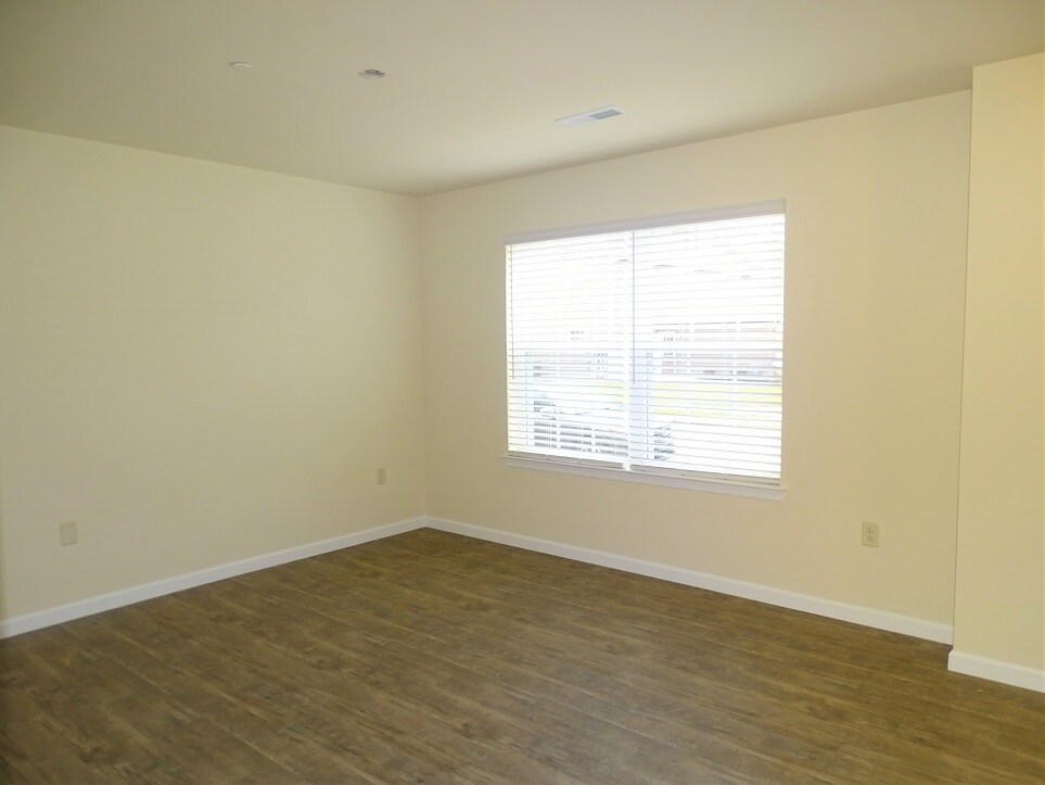 Building Photo - 609 Byler Cir