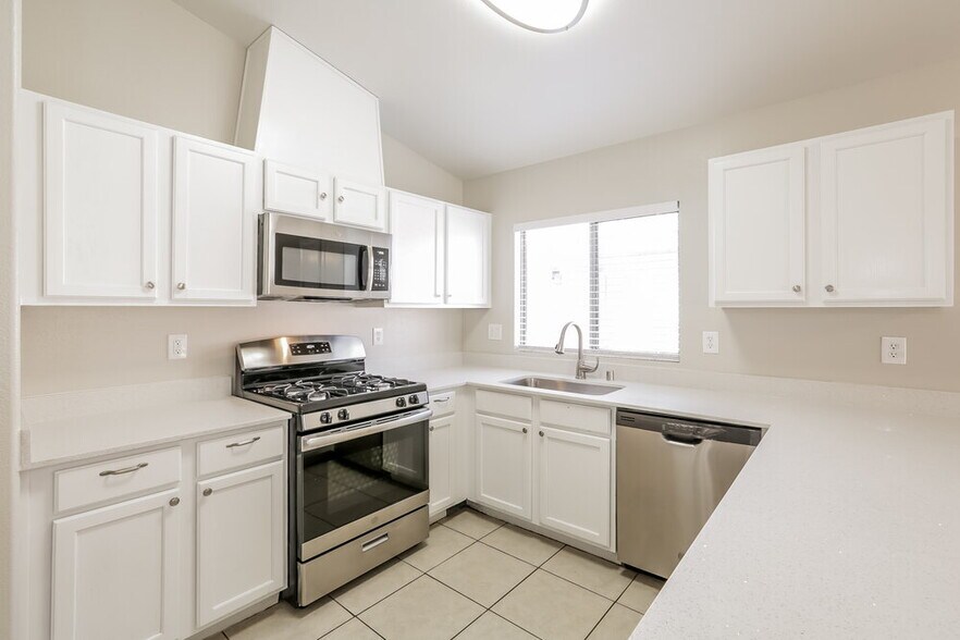 Building Photo - 6568 Duck Hill Springs Dr