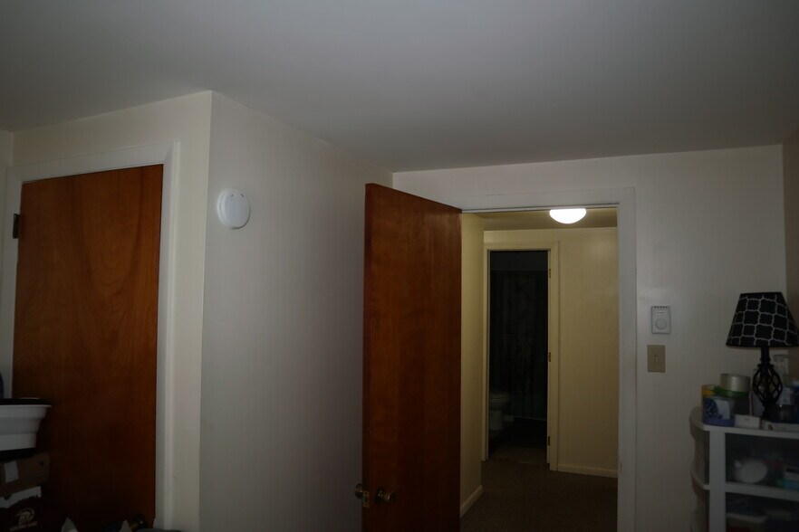 Building Photo - 198 Ellsworth St