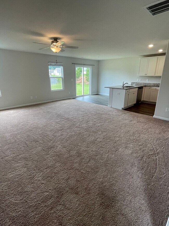 Building Photo - Charming 3-bedroom Single Family Home.