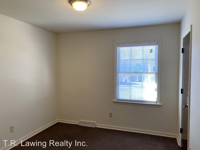 Building Photo - 1 Chesterfield Ct