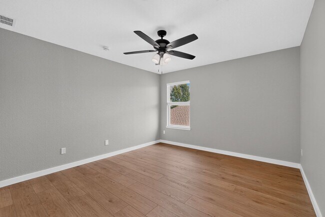 Building Photo - Spacious Renovation Ready To Be Called Home!!!