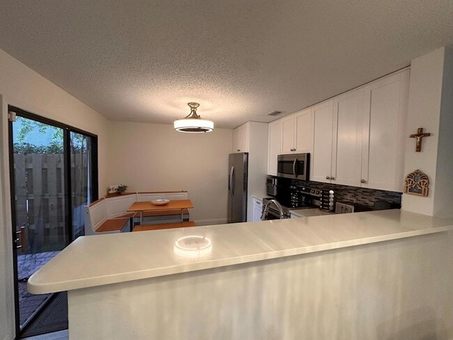 Building Photo - 1728 Shoreside Cir