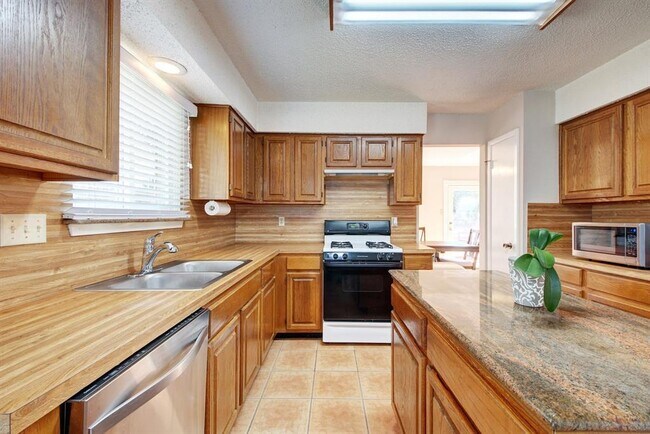 Building Photo - 12607 Andromeda Cove