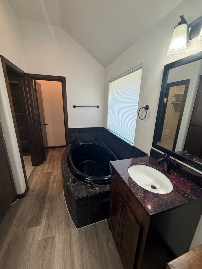 Building Photo - 3 bed plus office, Neighborhood amenities include a neighborhood pond, Pool and playground!