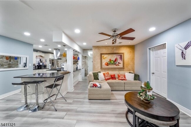 Building Photo - 376 Elmora Ave