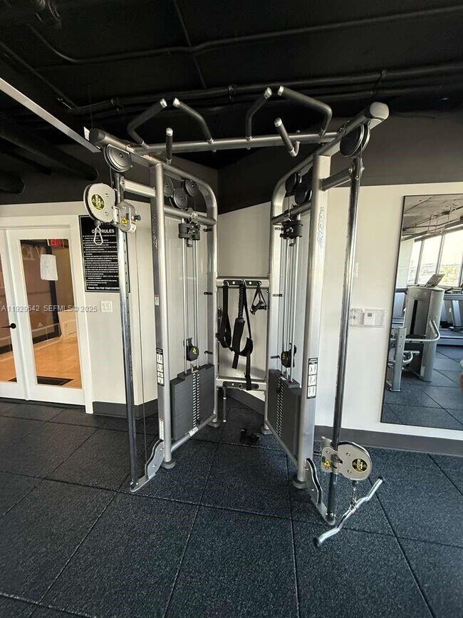 Building Photo - 555 NE 15th St