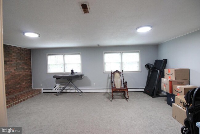 Building Photo - 4401 Jackson Pl