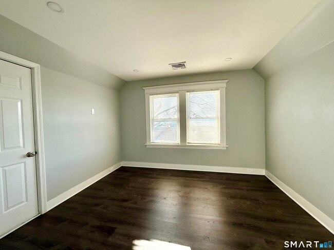 Building Photo - 7 Burritt Ave