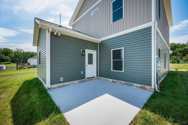 Building Photo - Gorgeous new construction in Gladys!