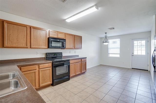 Building Photo - 13196 Cleburne Dr