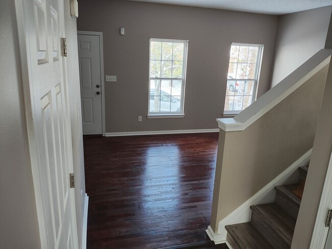 Building Photo - Beautifully maintained 4-bedroom, 2.5-bath over 2,200 sqft with a 2 car garage!
