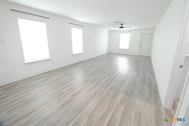 Building Photo - 1601 Cloud St