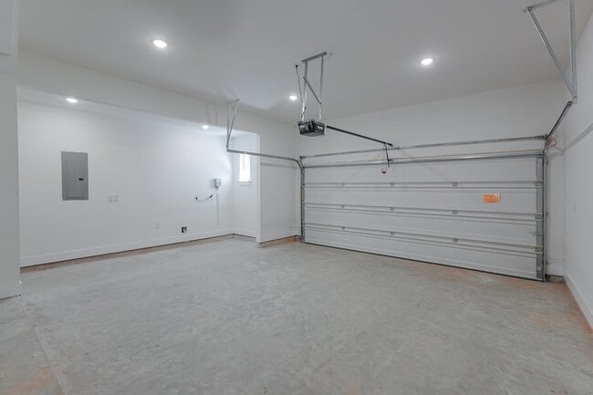 Building Photo - 564 Tawny Rim Dr