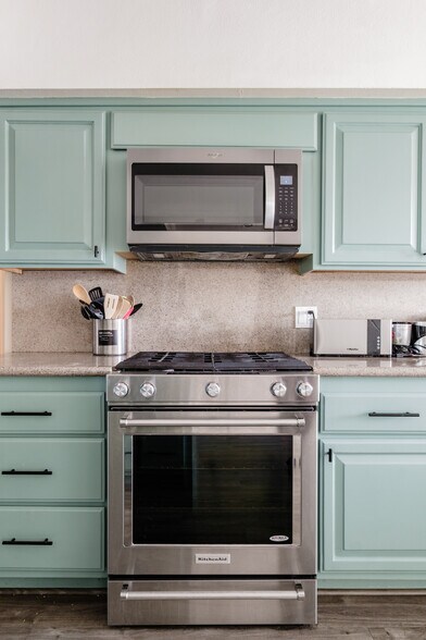 Building Photo - 5521 27th Ave