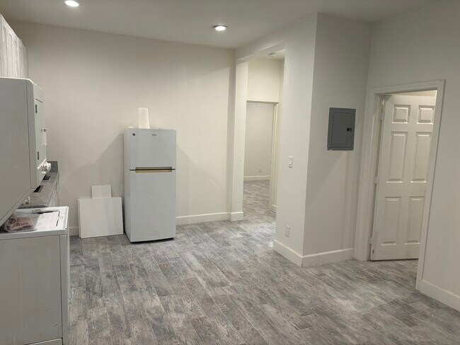 Building Photo - 9740 Pacific Ave