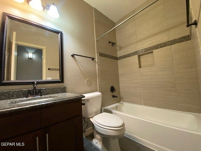 Building Photo - 14505 Hunters Grove Ave