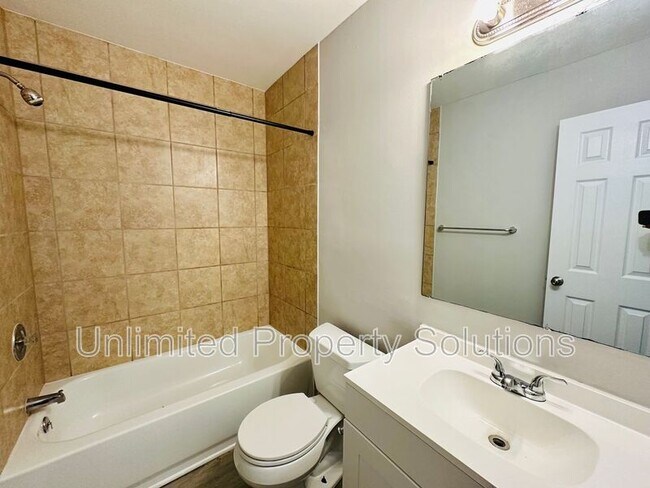 Building Photo - 211 Sunn Aire Ct