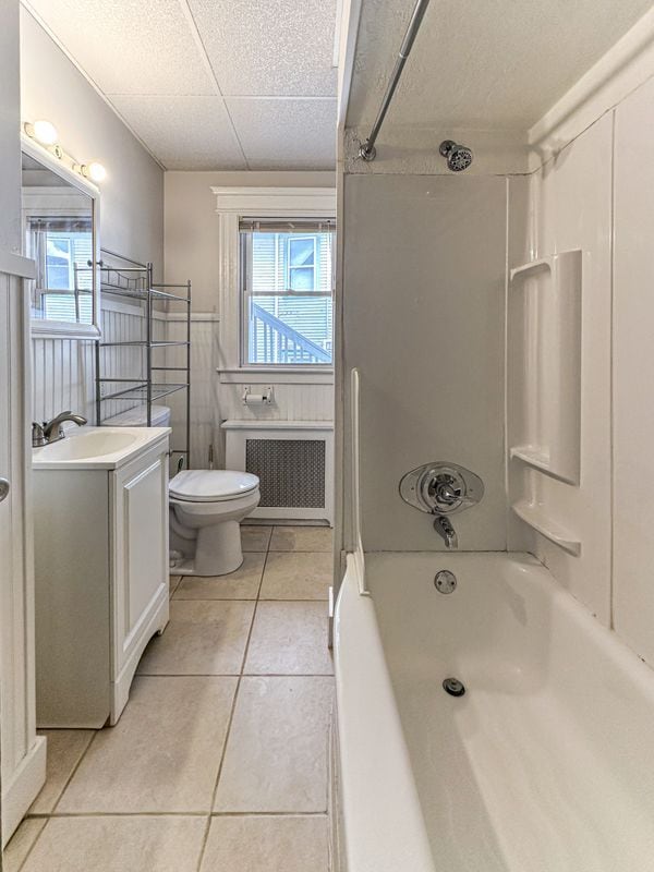 Building Photo - 1027 Woodlawn St