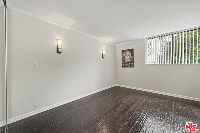Building Photo - 10535 Wilshire Blvd