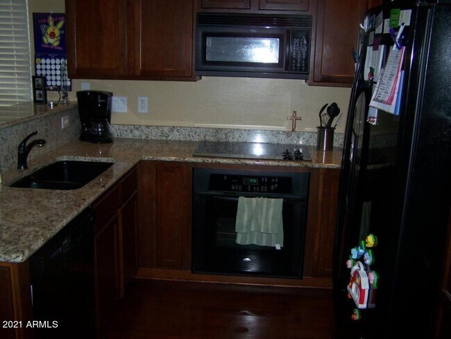 Building Photo - 5735 S 21st Pl