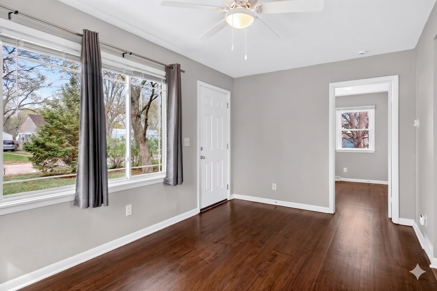 Building Photo - 903 Merrill Ave