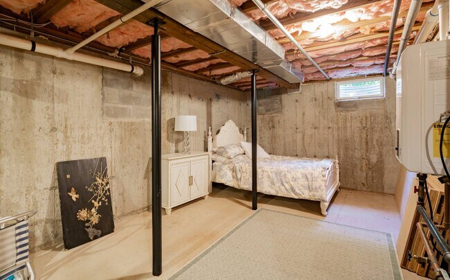 Building Photo - 156 Georgica Rd