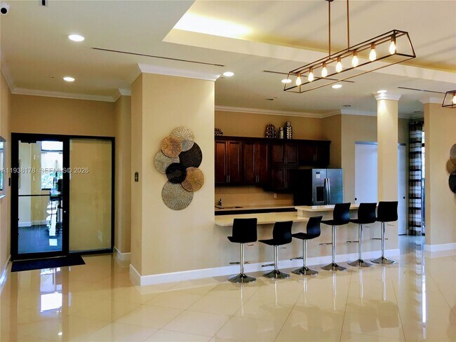 Building Photo - 191 SE 35 Ave