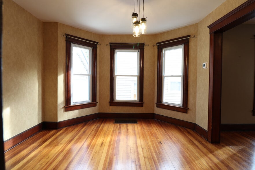 Dining Room - 128 Crestmont Rd