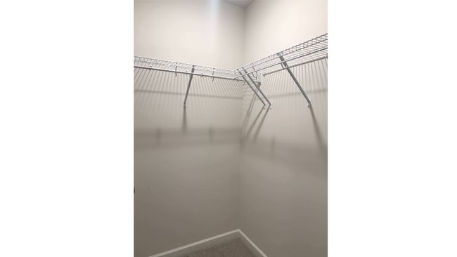 Building Photo - 612 Creekway Dr